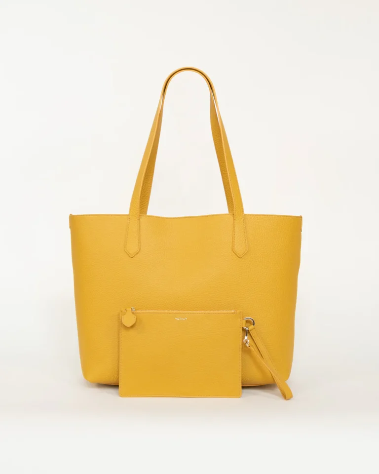 ambra front wallet 73ef1121 8c40 4621 9fe3 792128d5fea4 768x960